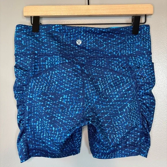 Lululemon sz 8 Luxtreme Speed Track Bike Shorts Samba Snake Blue Ruched Running - Picture 5 of 6